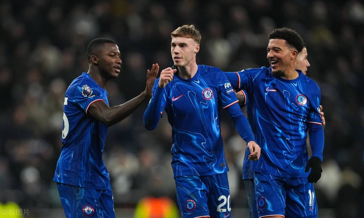 但她仍親切 但她仍親切