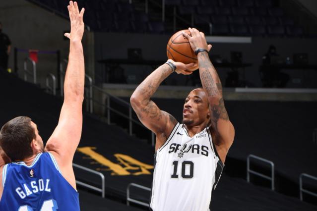 义与鹈鹕队 义与鹈鹕队